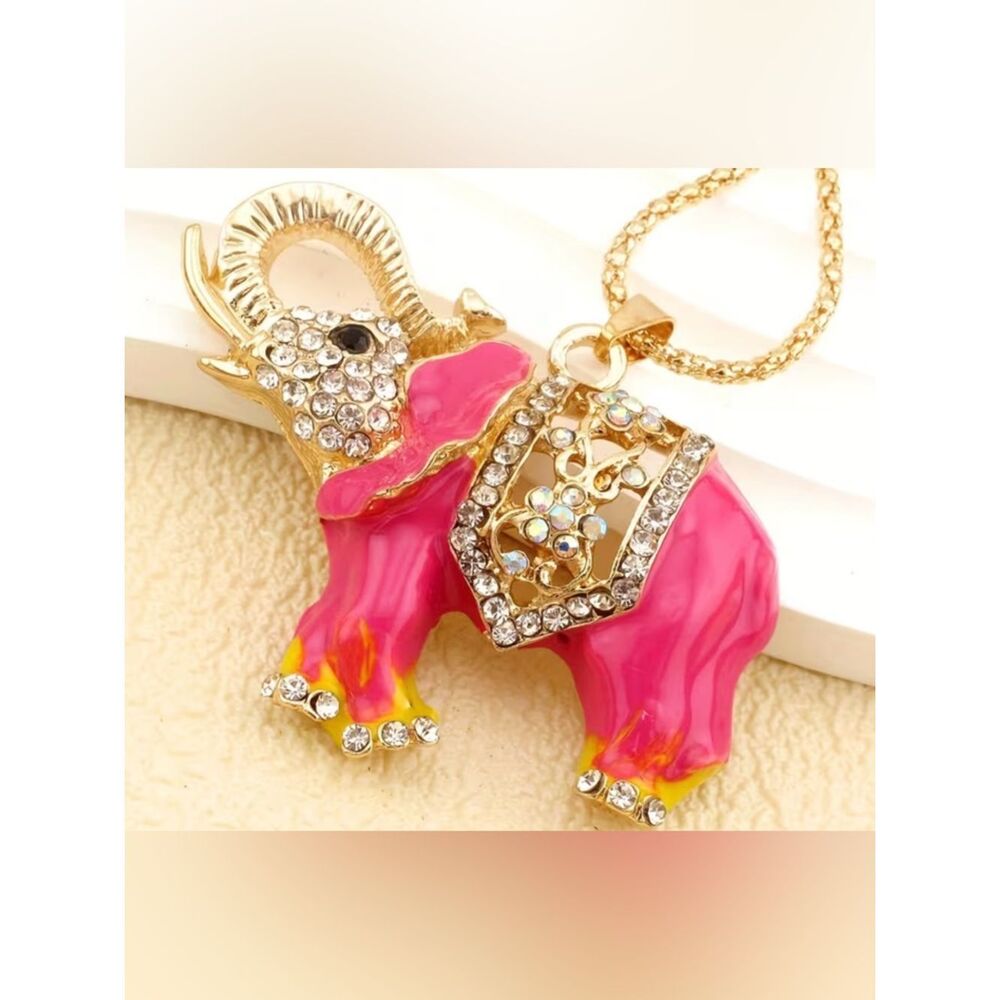 💕 Betsey Johnson Pink Elephant Pendant Necklace with Sparkling Crystal Accents 💕